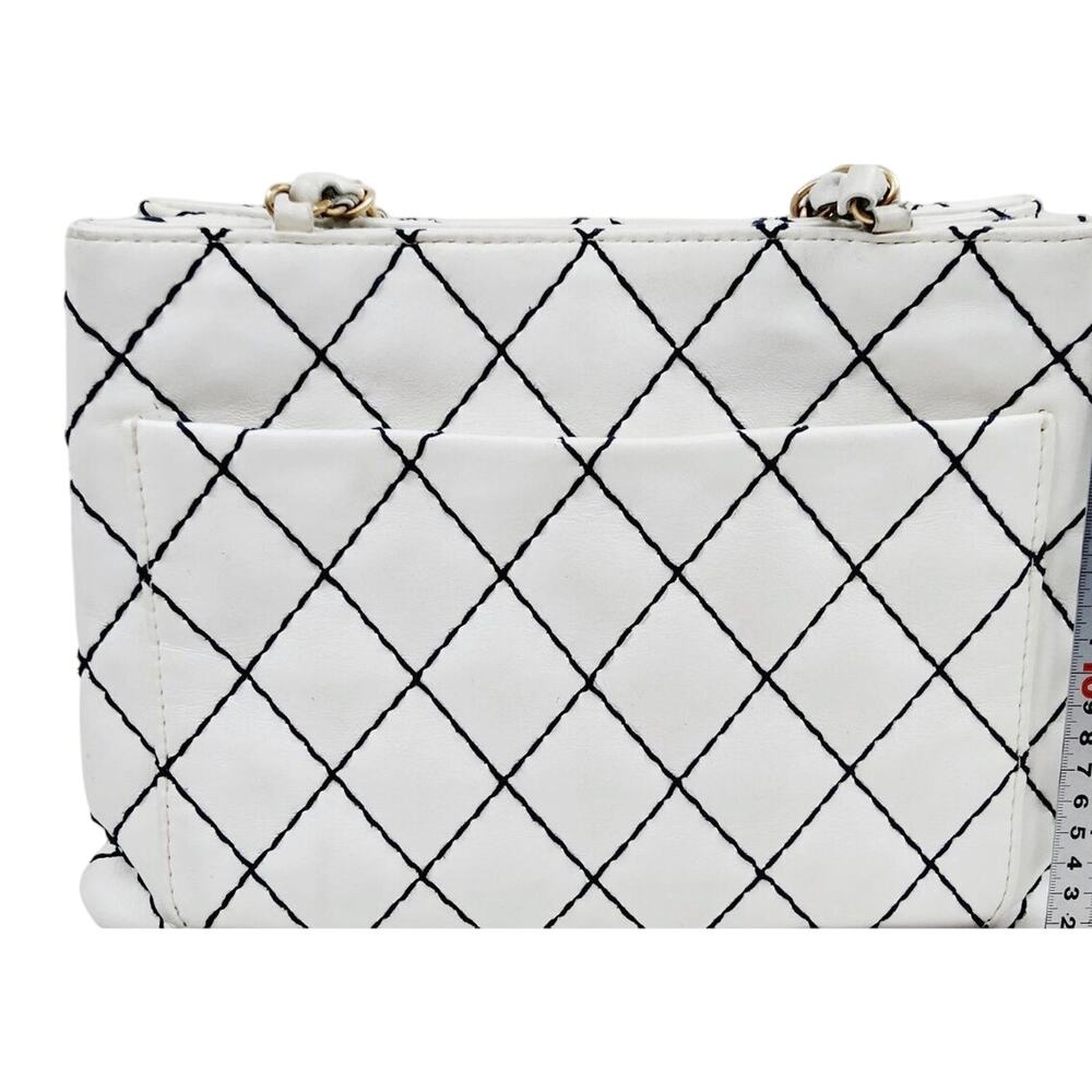 Chanel 1861 White & Navy Blue Diamond Stitch Shoulder Tote - Picture 2 of 16